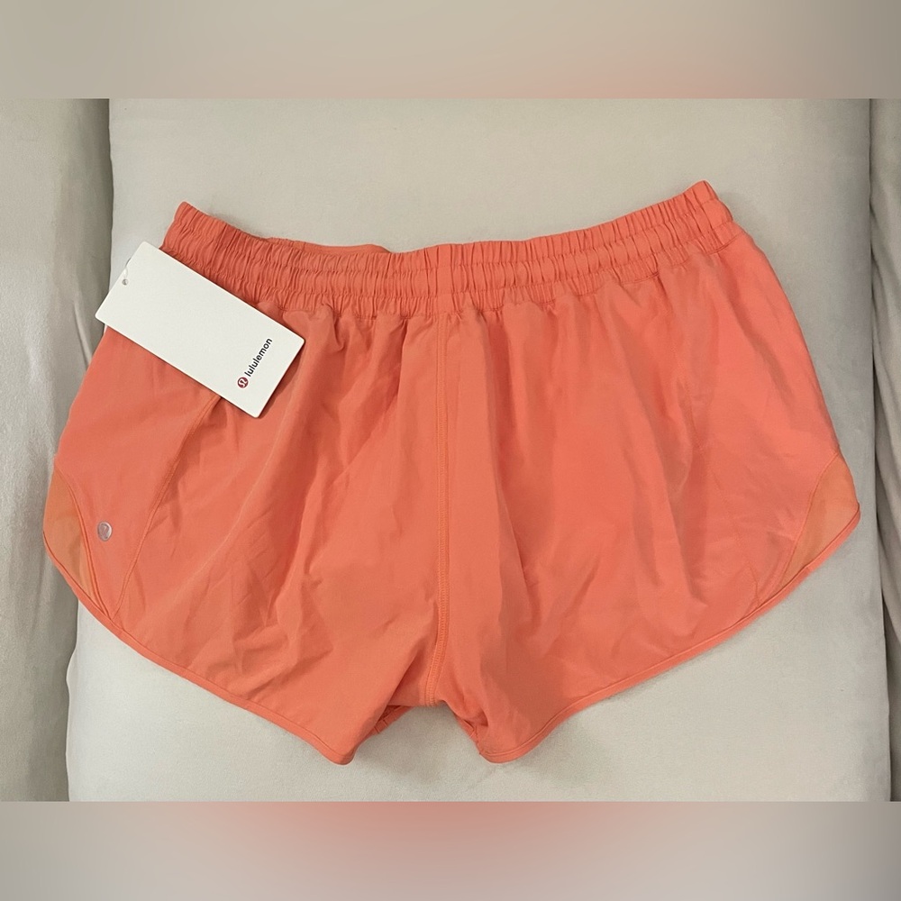 Lululemon NWT Hotty Hot Low Rise 2.5” Shorts Orange Color Size 14 - Picture 7 of 10